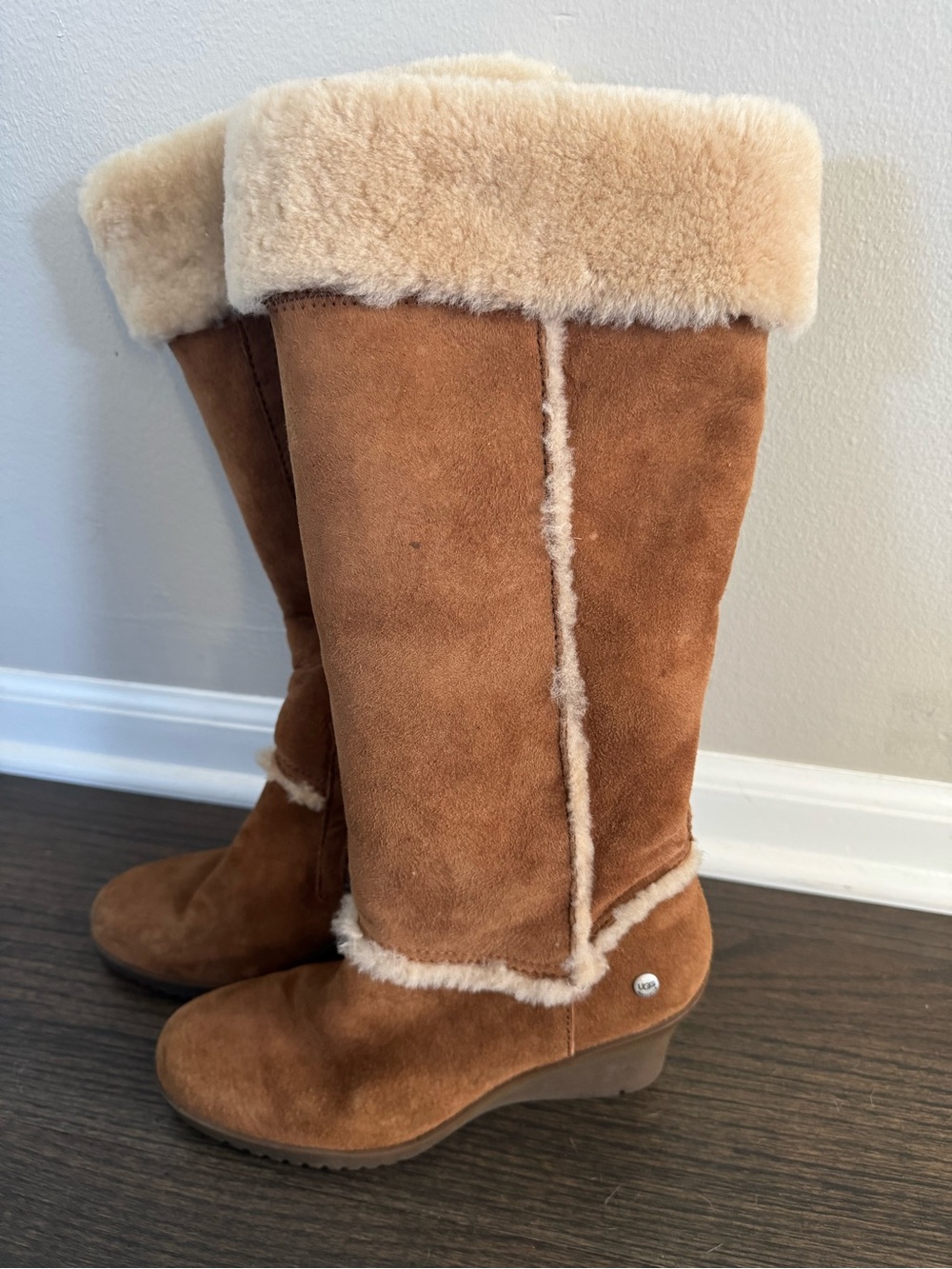 UGG Australia Chestnut Suede Shearling Tall Wedge Boots Size 7 Cozy Winter